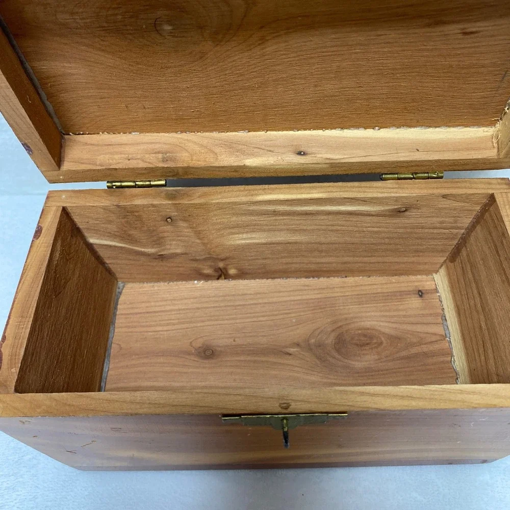 Cedar Box Trinket Keepsake Chest Tuchalechee Caverns‎ Smokies Engraved Wood